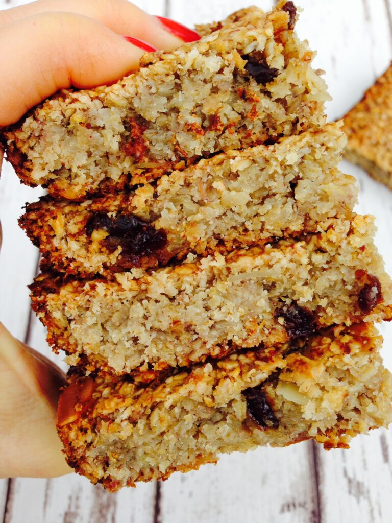 Simple and clean flapjack with no butter, refined sugar or flavourings. #vegan #cleaneating #simpleflapjack #healthyflapjack #easyrecipes #veganflapjack