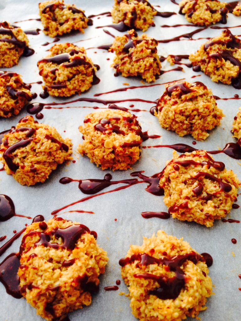 Healthy coconut and almond macaroons 3