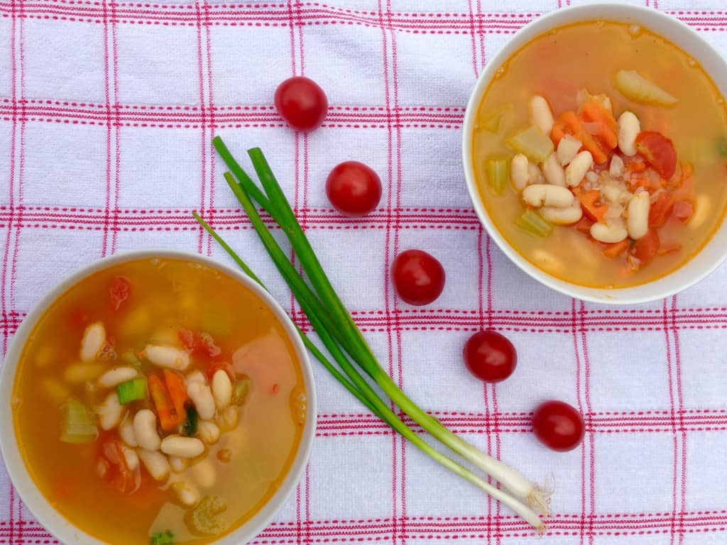 Hearty bean soup recipe - Image 6
