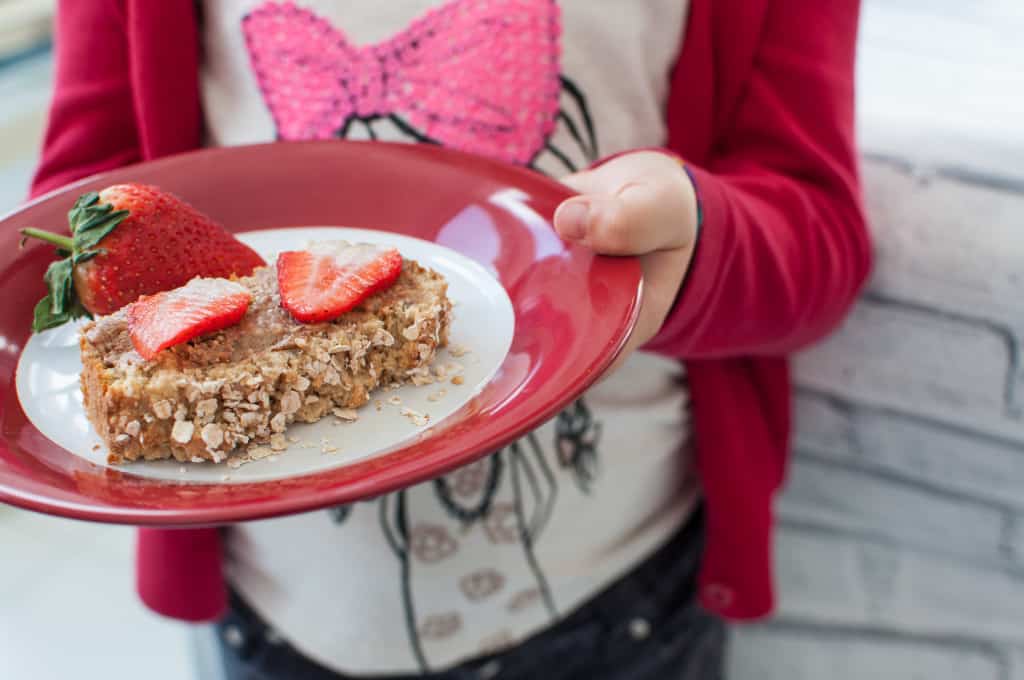 Super easy clean eating flourless bread recipe made with simple ingredients. Paleo friendly, gluten and dairy free, all you need is a bowl and oven.