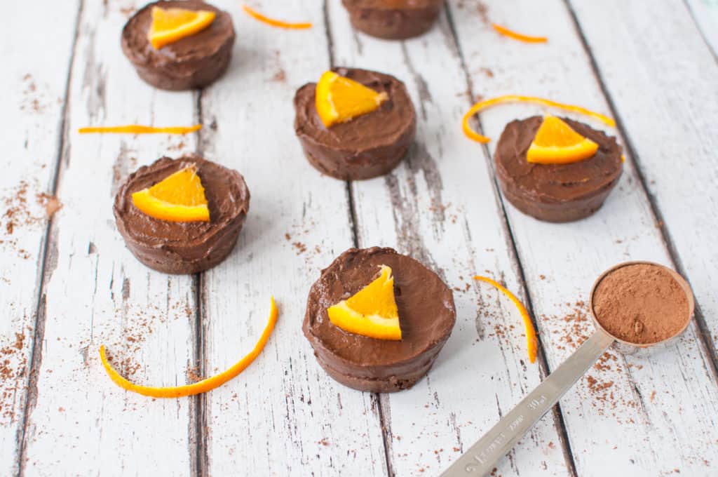 Clean eating chocolate orange cake recipe with only a few ingredients and protein bars as a base. Simple, delicious and no baking required #cleaneating #healthy #vegan #vegetarian