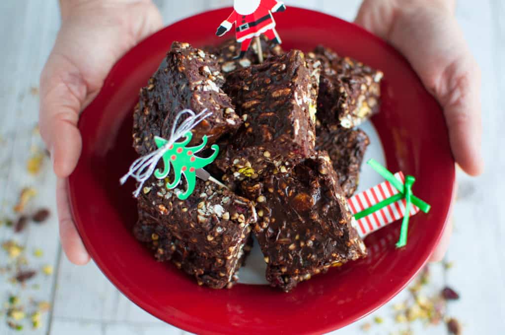 You want a clean eating rocky road recipe? Then come and get it, it is so good you won’t even know it is healthy, it tastes that good! #vegan #dairyfree #healthy 