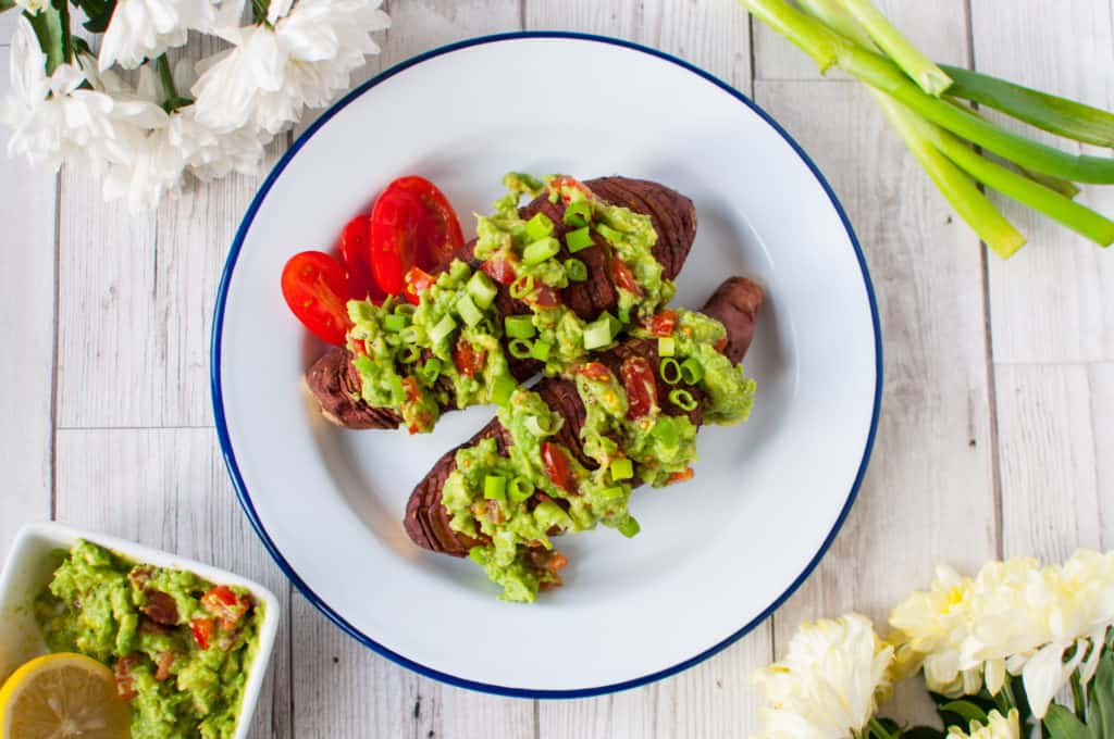 Hasselback sweet potato with guacamole recipe is super easy, delicious and healthy lunch or dinner idea. Only few ingredients to cook a wholesome meal.