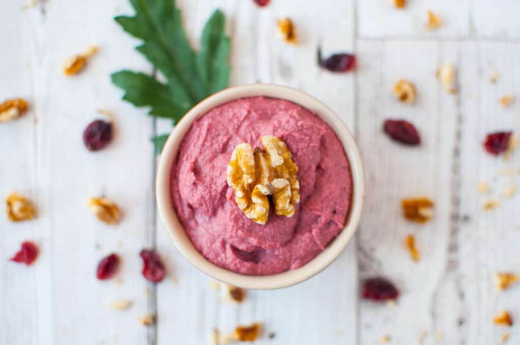 If you are looking for that special Christmas appetizer or starter try this cranberry and walnut hummus recipe! It oozes Christmas flavours and tastes great too #vegan #cleaneating #dairyfree