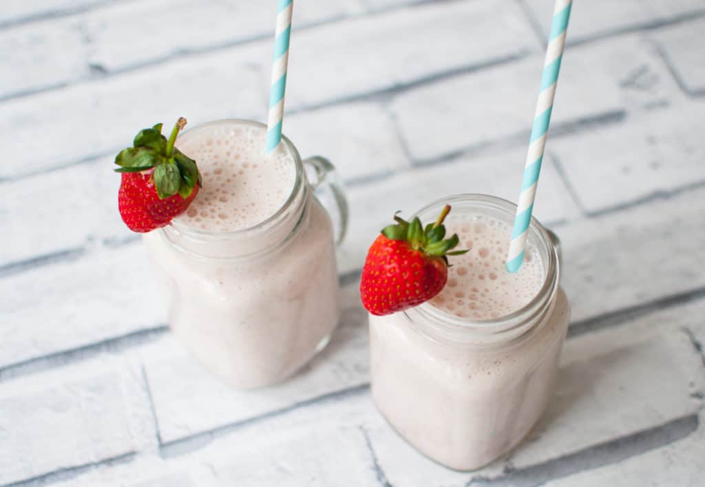 Clean eating strawberry and banana smoothie recipe made with only 4 simple ingredients. Loved by all family, it is dairy free, gluten free and sugar free.