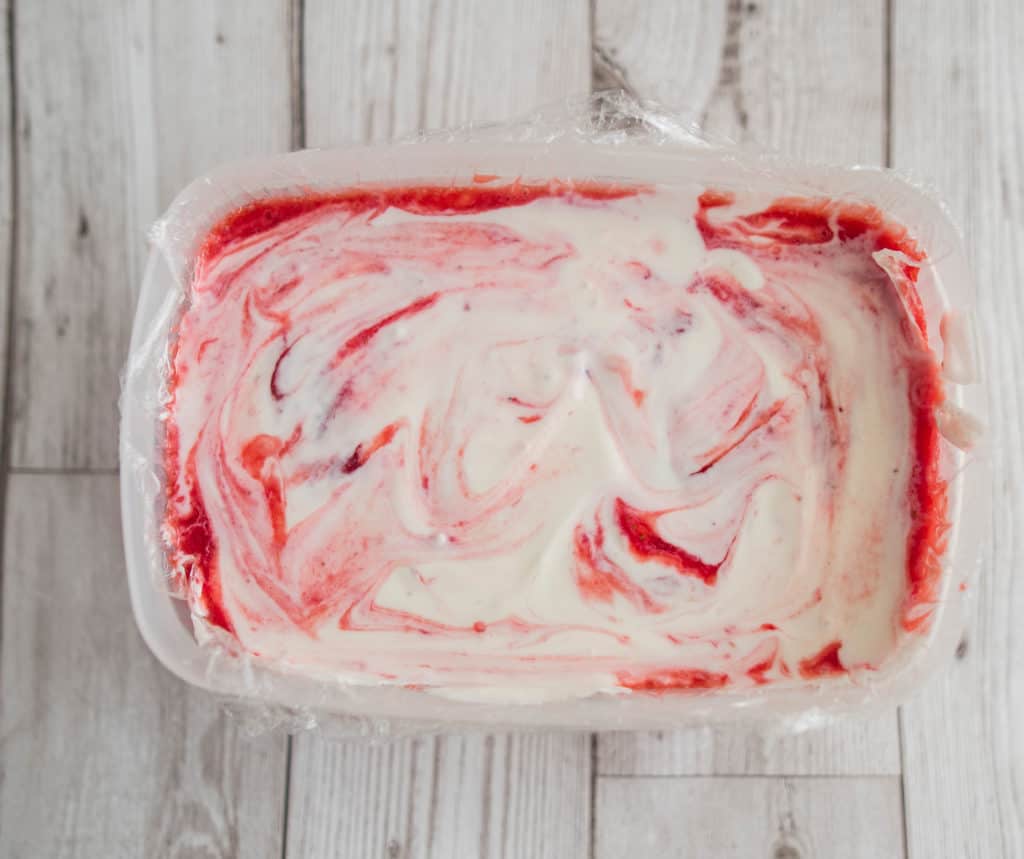 Clean eating semifreddo recipe made with yoghurt, fresh strawberries and coconut milk. This is much lighter than the traditional version, yet still tasty.