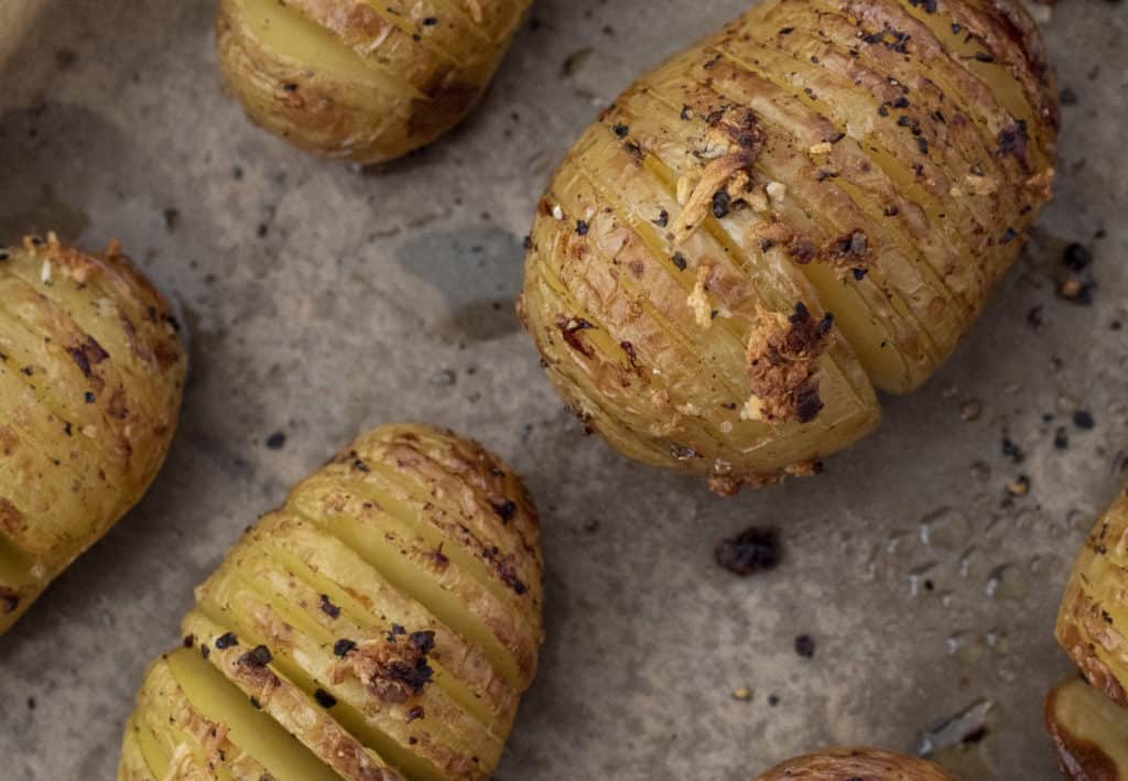 Clean, healthy Baby Hasselback potato recipe that is easy, delicious and naturally gluten-free side dish or even main dish when served with generous serving of your favourite salad. 