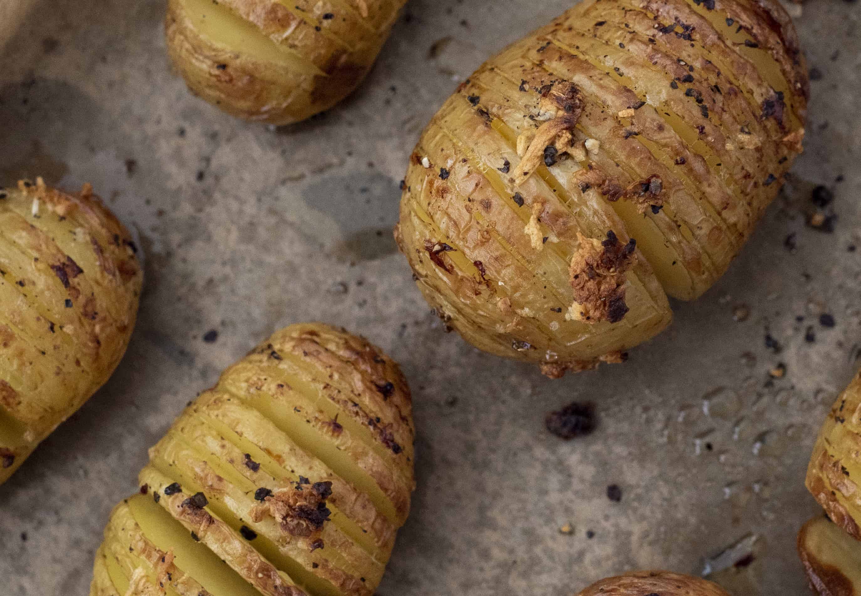 Easy Hasselback Potatoes - Hungry Healthy Happy