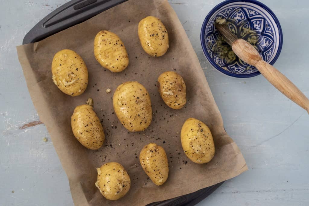 Clean, healthy Baby Hasselback potato recipe that is easy, delicious and naturally gluten-free side dish or even main dish when served with generous serving of your favourite salad. 