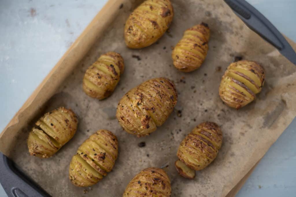 Clean, healthy Baby Hasselback potato recipe that is easy, delicious and naturally gluten-free side dish or even main dish when served with generous serving of your favourite salad. 