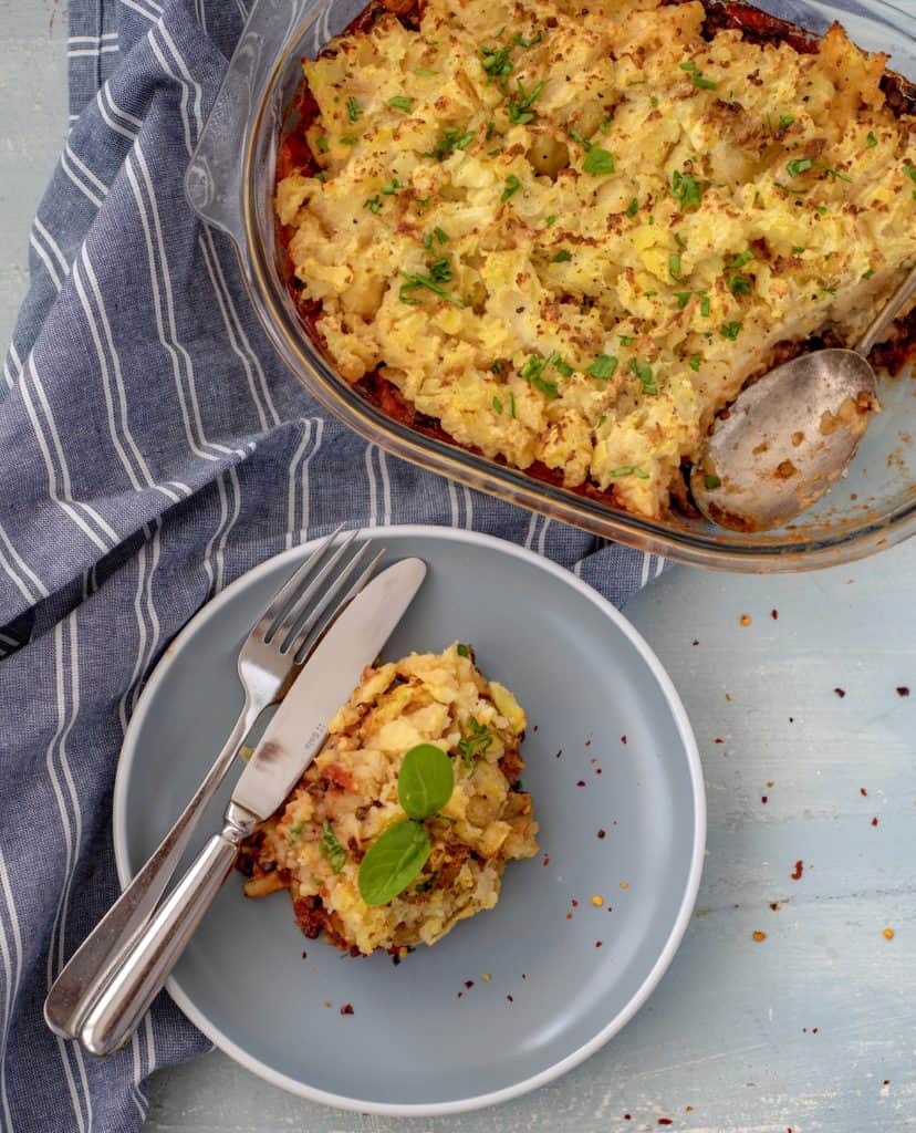 Are you looking for easy healthy shepherd's pie recipe which is dairy and grain free as well as vegan and absolutely tasty? Then come and get a piece now! #healthyrecipes #veganrecipes #healthydinneridea #easyrecipes #grainfreerecipes #dairyfreerecipes