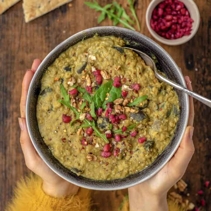 Easy aubergine and lentil dhal is a quick recipe perfect for those evenings when you want some tasty comfort food and you want it NOW! Vegan & gluten free! #veganrecipes #cleaneatingrecipes #cleaneating #cleanvegan #cleanvegetarian #healthyvegan #healthydinner #easydinner #cleanrecipes