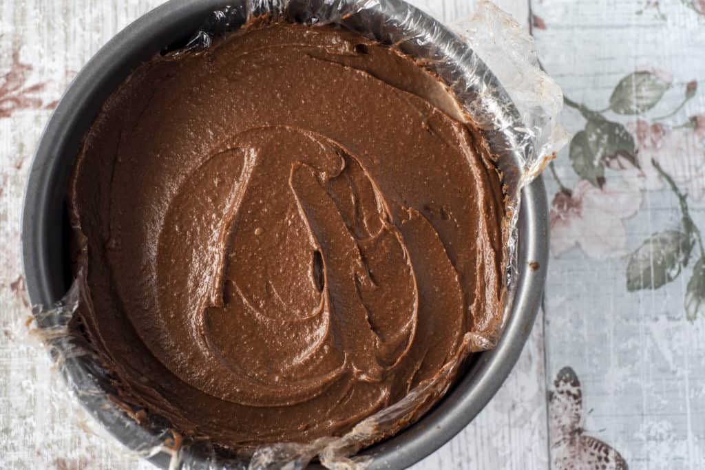 This healthy triple chocolate cheesecake is vegan, very rich and decadent! No-bake, paleo friendly with no gluten or dairy. Chocolate dream come true! #healthyeating #cleanrecipes #cleanvegan #vegancheesecake #healthycheesecake #triplechocolate #cleaneatingrecipes #healthyblogUK