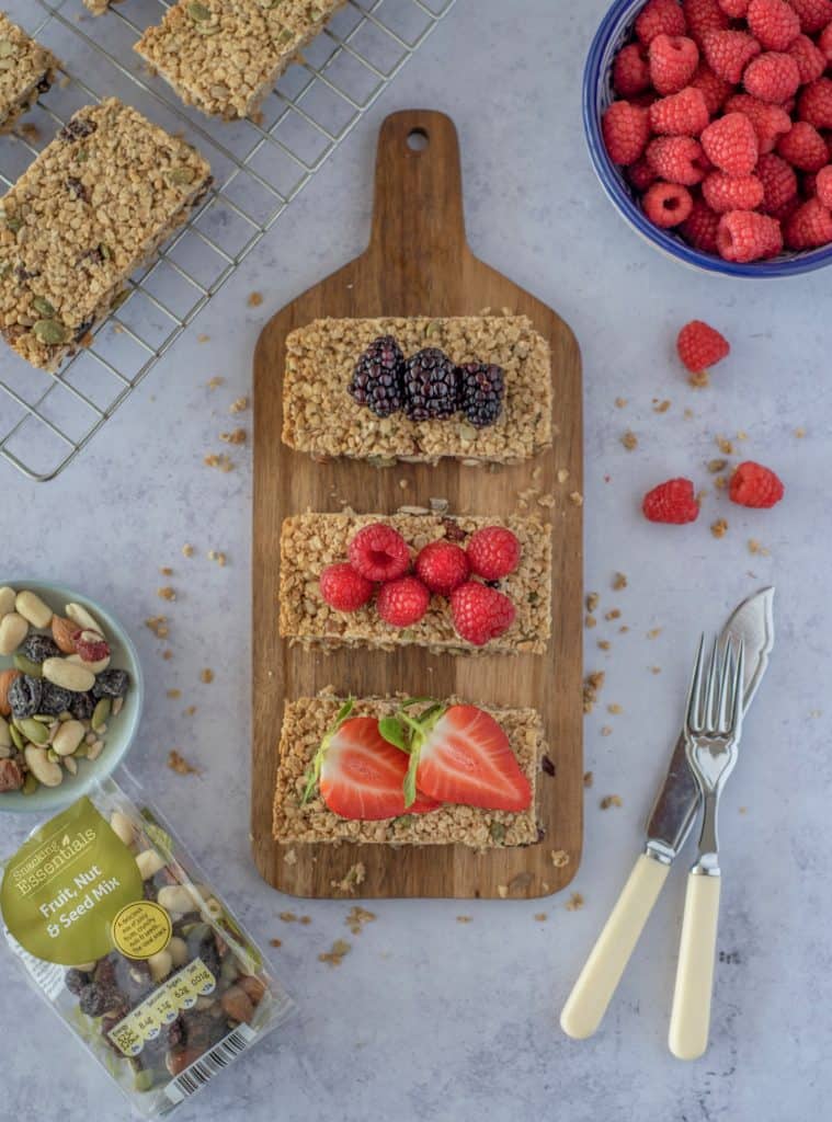 The Best Healthy Flapjack recipe loaded with oats, seeds and nuts perfect for morning or afternoon snacking.And a lot healthier than traditional flapjacks! #cleaneatingrecipes #veganflapjack #healthyflapjack #simpleflapjack #flapjacks