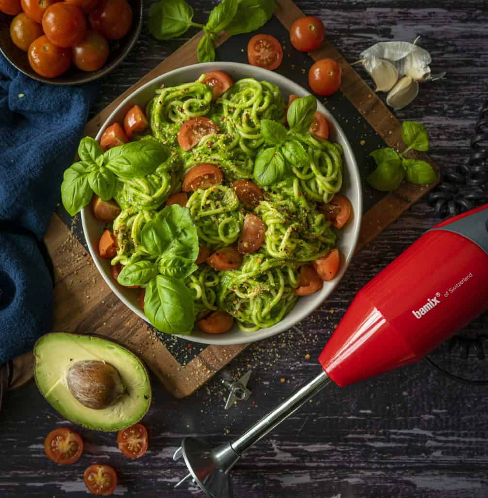 Easy and Healthy Avocado Pasta made in 15 minutes. Fresh, nourishing, filling yet light and so tasty. Perfect dairy and gluten free dinner or lunch idea #freshcooking #homemaderecipes #veganfood #vegandinner #veganlunch #veganfood #veggiedinner 