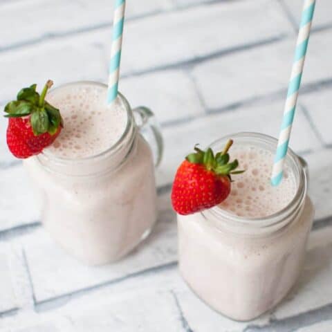 Clean eating strawberry and banana smoothie recipe