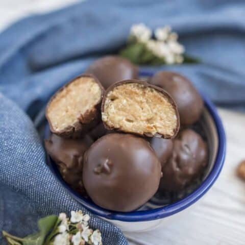 Healthy peanut butter truffles recipe