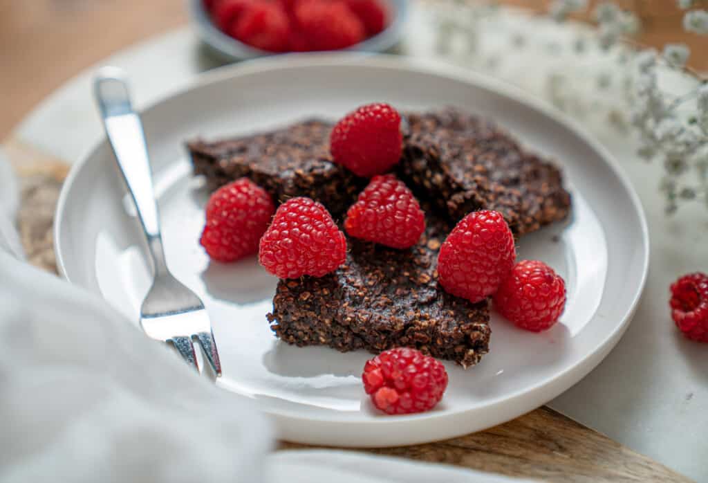 Clean eating chocolate oat squares 1