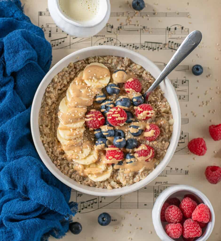 How to make the most delicious, easy and healthy cauliflower rice pudding. Perfect breakfast, snack or even dessert. Great for leftover cauliflower too!