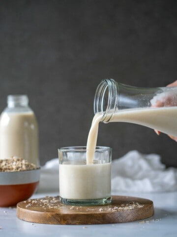 This homemade oat milk is super easy, healthy, nutritious and oh-so-creamy. You only need 2 ingredients, a fine mesh sieve or tea towel and a blender.